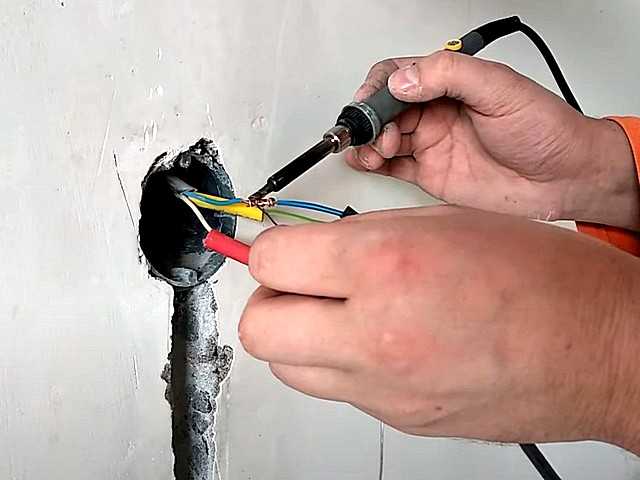 Как перенести выключатель чтобы не пришлось штробить стену