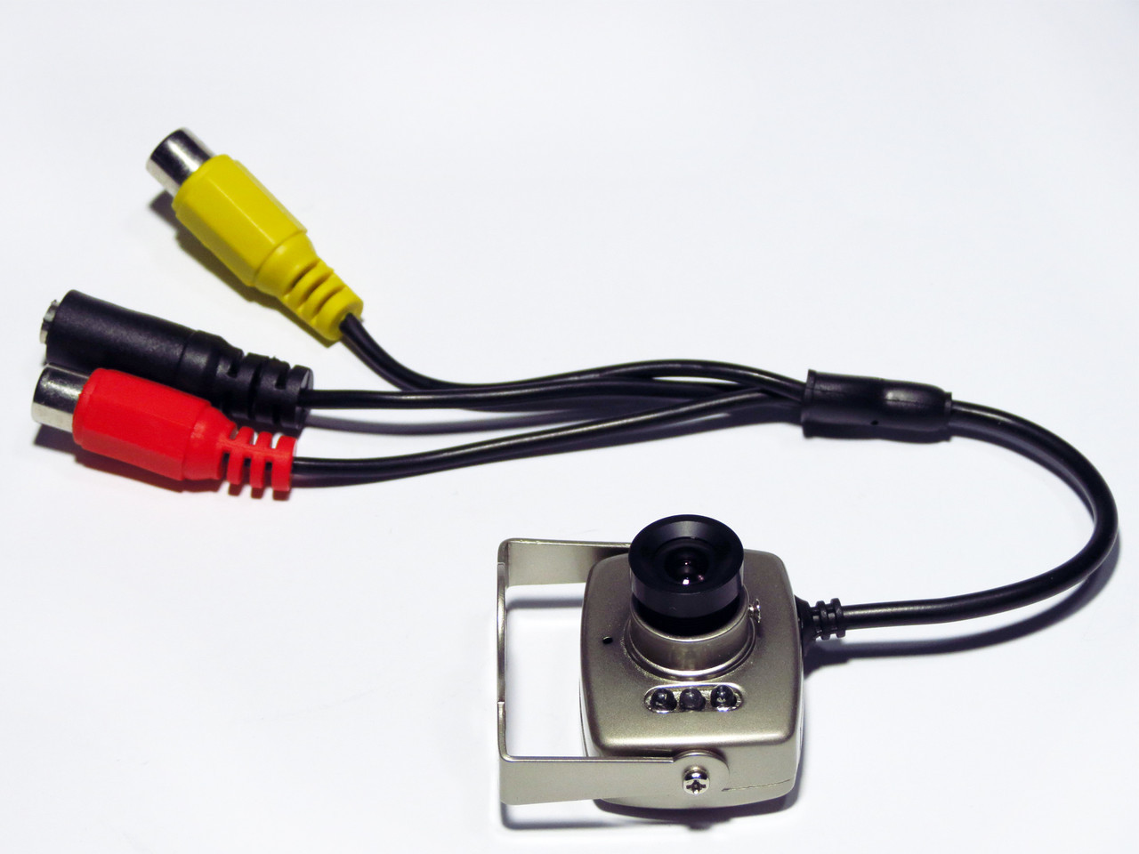 Как вывести камеру на телевизор. Камера JMK JK-210. Камера видеонаблюдения 12 вольт. Видеокамера 208с блок питания. Камера видеонаблюдения Receiver 208c.