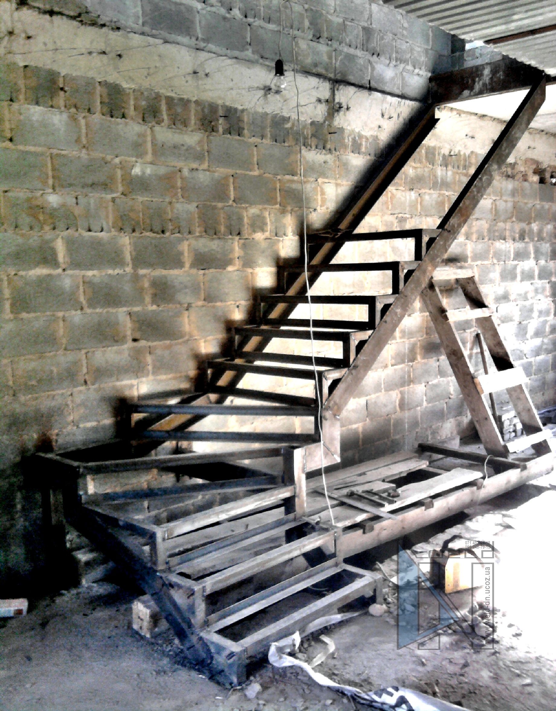 Лестницы на второй этаж в гараже фото