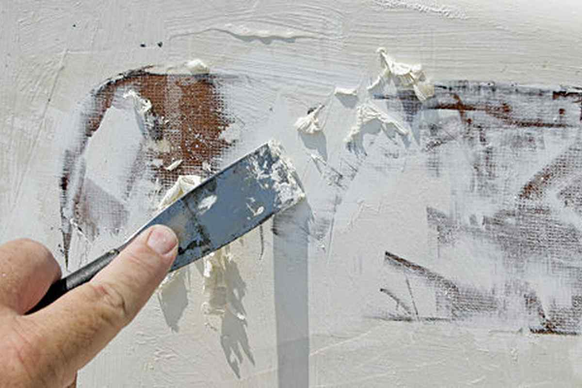 Как отмыть шпаклевку. Демонтаж шпаклевки со стен. Демонтаж краски смывкой. Шпаклевка на старую краску стены. Удалитель краски со штукатурки.